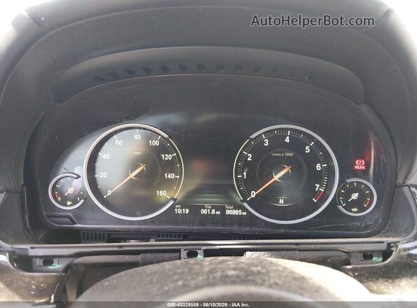 WBA6D6C52GGF94715 2016 BMW 6 SERIES Silver Widok tylnych siedzeń