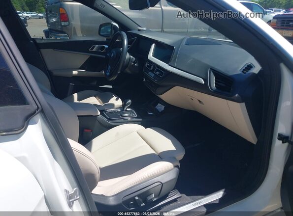 WBA73AK00N7K53954 2022 BMW 2 SERIES White Widok wnętrza z przodu