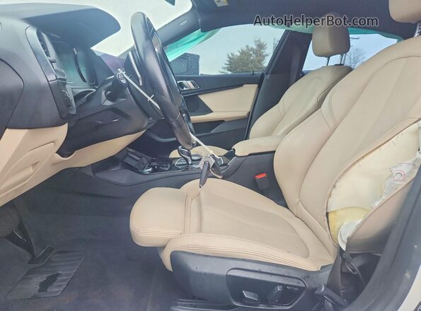 WBA73AK05L7F94332 2020 BMW 2 SERIES White Vista interior delantera