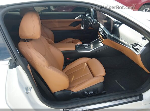 WBA73AP03RCN45247 2024 BMW 4 SERIES White Widok wnętrza z przodu