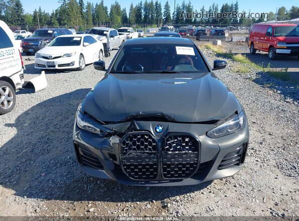 WBA73AV01PFN32172 2023 BMW 4 SERIES Gray Widok wnętrza z tyłu