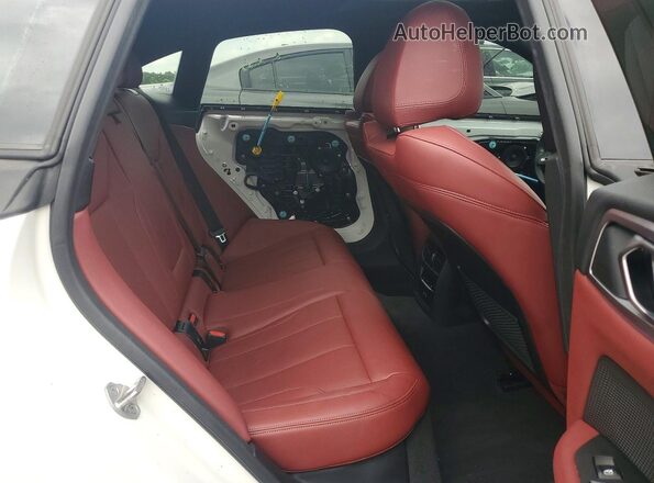 WBA73AV02PFM95925 2023 BMW 4 SERIES White Vista de los asientos traseros