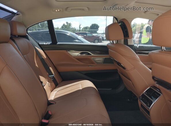 WBA7E2C55HG740470 2017 BMW 7 SERIES White VIN կոդի պիտակի տեսք