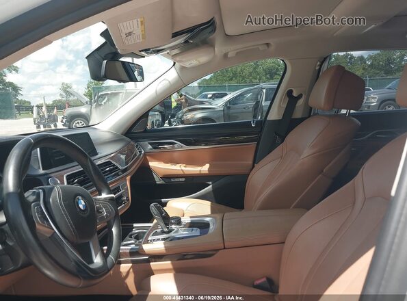 WBA7E2C55HG740470 2017 BMW 7 SERIES White Սալոնի 360 աստիճան տեսք