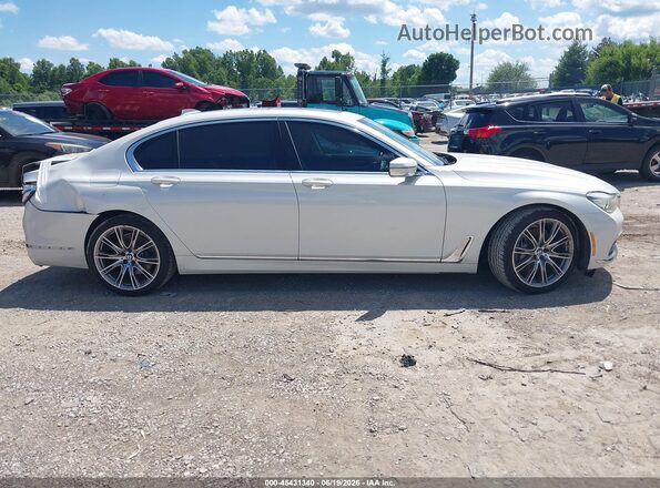 WBA7E2C55HG740470 2017 BMW 7 SERIES White Սալոնի հետևի տեսք