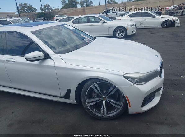 WBA7E2C57GG547011 2016 BMW 7 SERIES White Widok z przodu