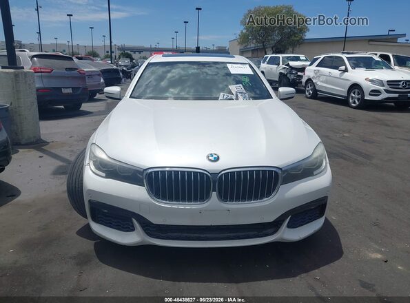 WBA7E2C57GG547011 2016 BMW 7 SERIES White Widok wnętrza z tyłu