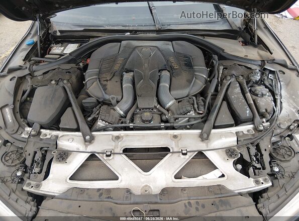 WBA7F0C32HGM21544 2017 BMW 7 SERIES Black Widok z tyłu