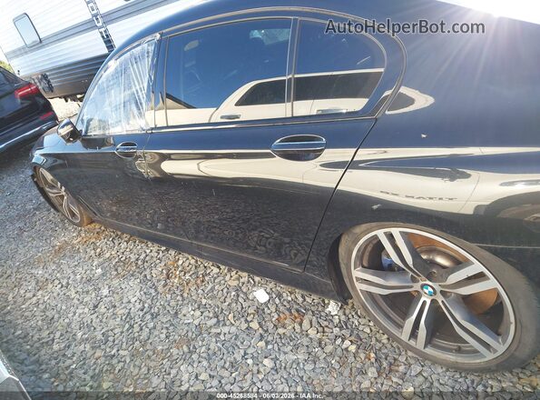 WBA7F0C37HGM22110 2017 BMW 7 SERIES Black 360 interior view