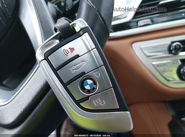 WBA7F0C52JGM23835 2018 BMW 7 SERIES White Vista del salpicadero