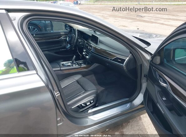 WBA7F0C53GGL99716 2016 BMW 7 SERIES Gray Vista interior delantera