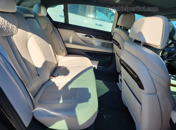 WBA7F0C54JGM22962 2018 BMW 7 SERIES Black Հետևի նստատեղերի տեսք