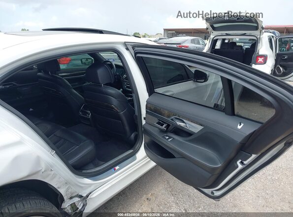 WBA7F0C55HGM21393 2017 BMW 7 SERIES White Vista de la etiqueta del VIN