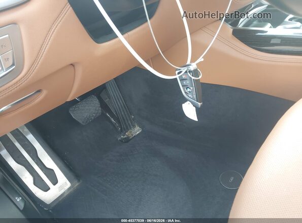WBA7F2C32HG422771 2017 BMW ALPINA Gray Vista del salpicadero