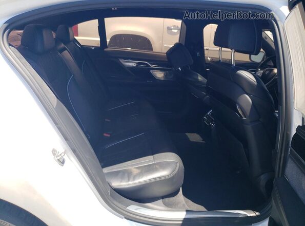 WBA7F2C53HG421761 2017 BMW 7 SERIES White Vista de los asientos traseros