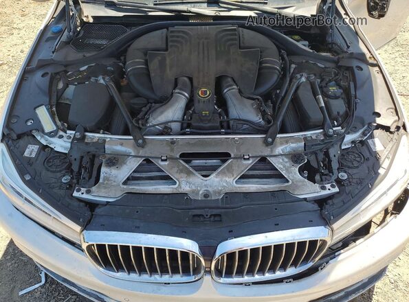 WBA7F2C53JG856107 2018 BMW ALPINA White Вид задньої частини салону