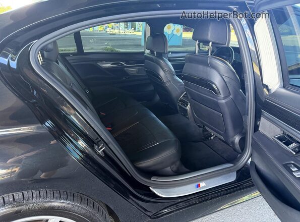 WBA7F2C56K8240643 2019 BMW OTHER Black Սալոնի հետևի տեսք