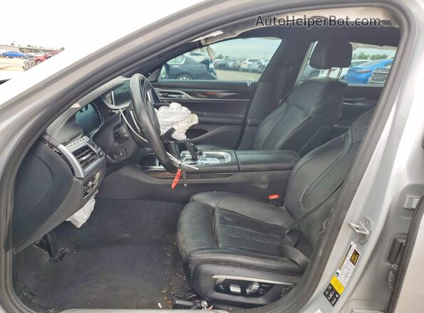 WBA7F2C57HG421875 2017 BMW 7 SERIES Silver Widok wnętrza z przodu