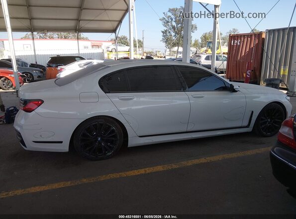 WBA7U2C02MCG00078 2021 BMW 7 SERIES Белый Вид задней части салона