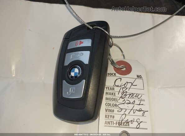 WBA8A3C51JA357995 2018 BMW 3 SERIES Silver Vista del salpicadero
