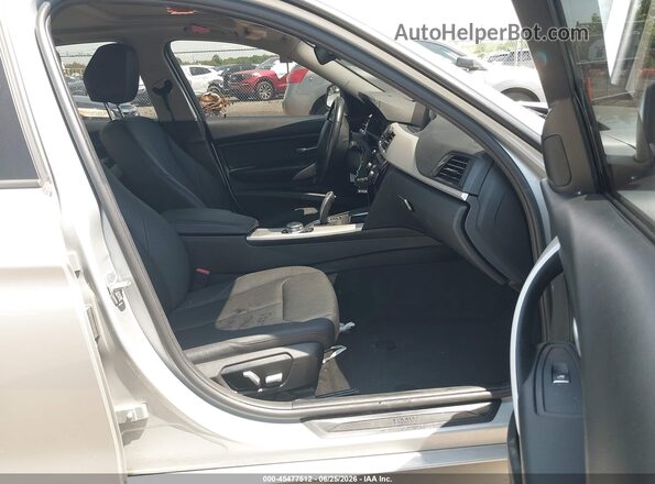 WBA8A3C51JA357995 2018 BMW 3 SERIES Silver Vista interior delantera