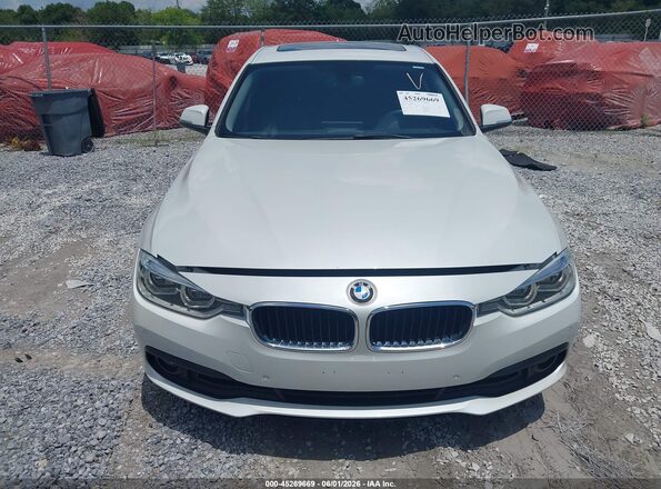 WBA8A3C54JA358798 2018 BMW 7 SERIES White Вид щитка приладів