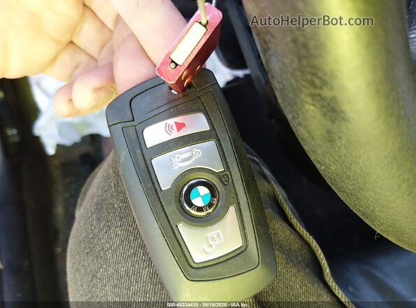 WBA8A3C59GK551290 2016 BMW 3 SERIES Red Widok deski rozdzielczej