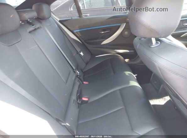 WBA8B3C55JK385077 2018 BMW 3 SERIES Black Widok naklejki z numerem VIN