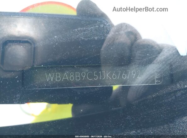 WBA8B9C51JK676792 2018 BMW 3 SERIES Black ძრავის განყოფილების ხედი