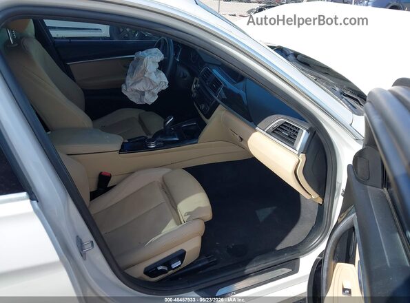 WBA8B9C56JEE81806 2018 BMW 3 SERIES White Front interior view