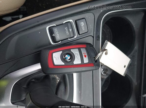 WBA8B9C57JEE81720 2018 BMW 3 SERIES Blue Dashboard view