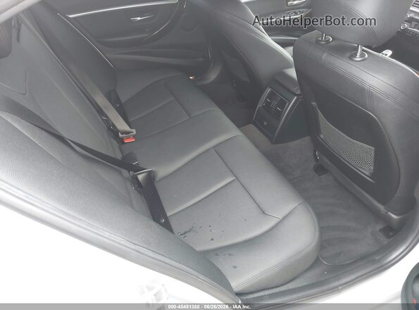 WBA8B9G32HNU56918 2017 BMW 3 SERIES Silver Вид наклейки з VIN-кодом