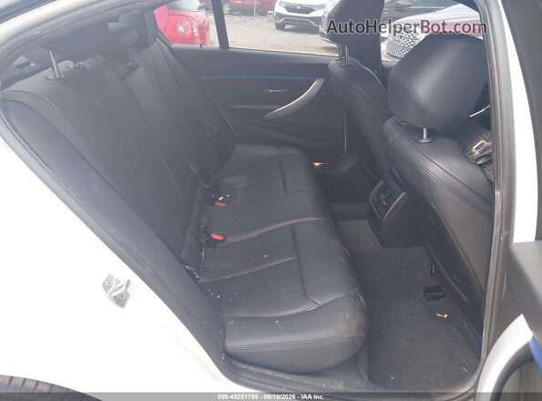 WBA8D9C52JEM34845 2018 BMW 3 SERIES White Widok naklejki z numerem VIN
