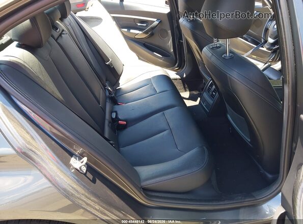 WBA8D9C56JA615423 2018 BMW 3 SERIES Gray VIN კოდის სტიკერის ხედი