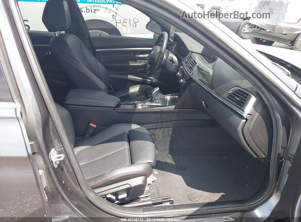 WBA8D9C59JEM32686 2018 BMW 3 SERIES Gray Widok wnętrza z przodu