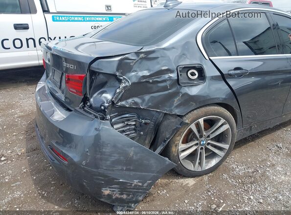 WBA8D9C59JEM32686 2018 BMW 3 SERIES Gray Widok z przodu