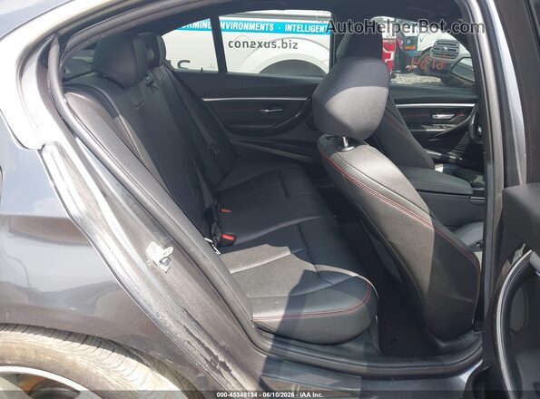 WBA8D9C59JEM32686 2018 BMW 3 SERIES Gray Widok naklejki z numerem VIN
