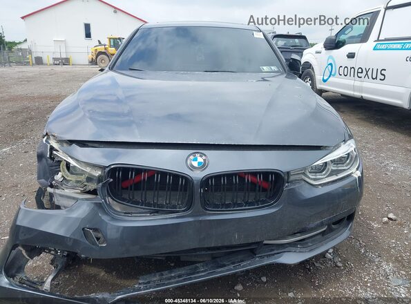 WBA8D9C59JEM32686 2018 BMW 3 SERIES Gray Widok deski rozdzielczej