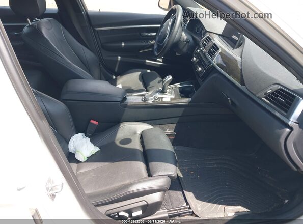 WBA8D9G31HNU61960 2017 BMW 3 SERIES White Vista interior delantera