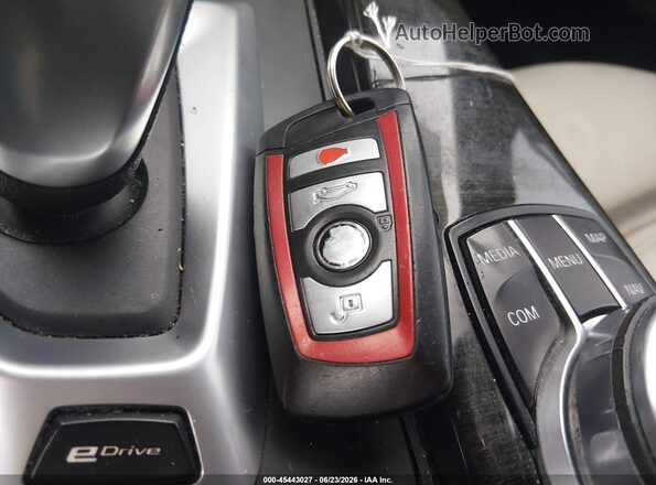 WBA8E1C36HA159348 2017 BMW 3 SERIES Gray Widok deski rozdzielczej