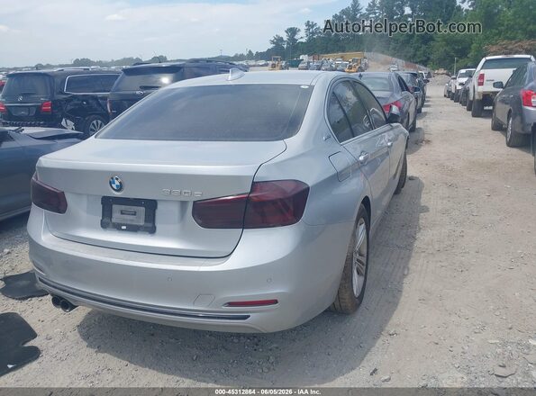 WBA8E1C55JA762976 2018 BMW 3 SERIES Silver Trasero derecho