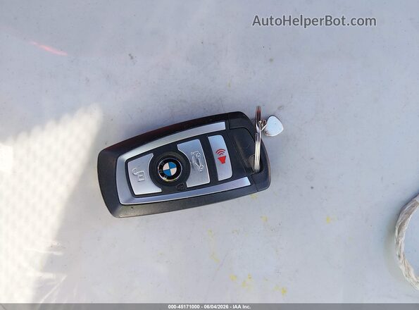 WBA8E1C57JA178076 2018 BMW 3 SERIES White Вид панелі приладів