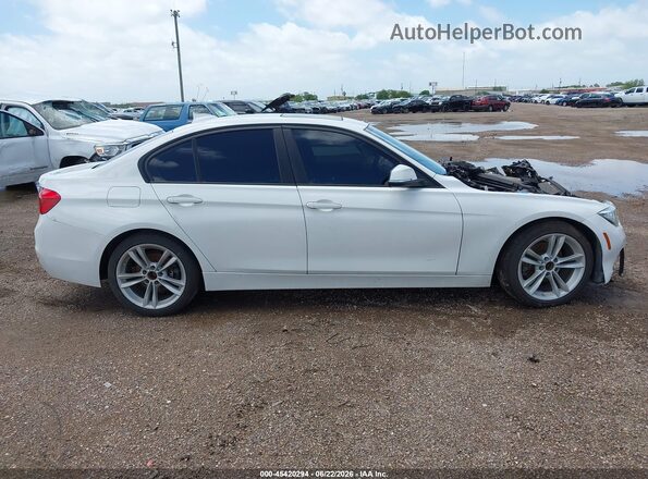 WBA8E1G52HNT72477 2017 BMW 3 SERIES White Vista interior trasera
