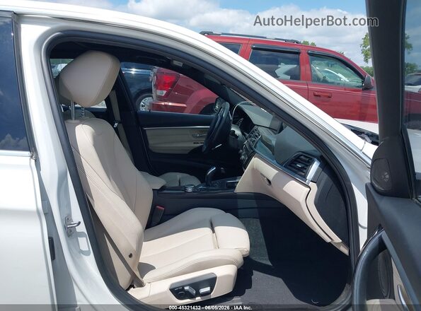 WBA8E3G5XGNU00469 2016 BMW 3 SERIES White Vista interior delantera