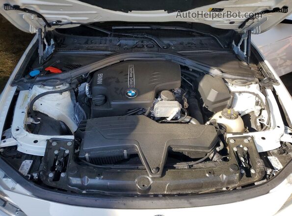 WBA8E5G52JNU46946 2018 BMW OTHER White უკანა სალონის ხედი