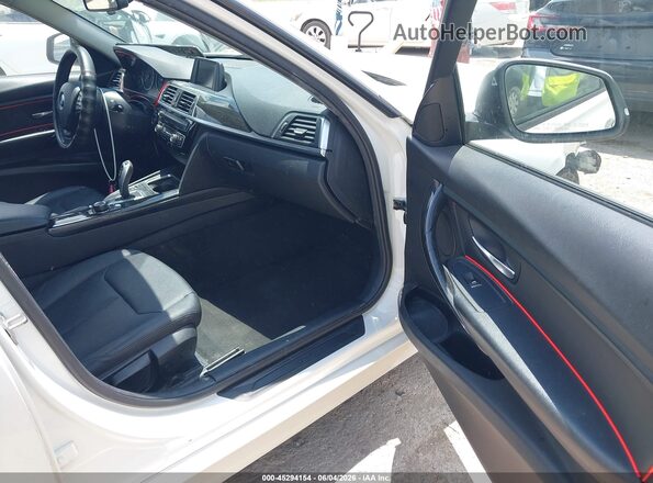 WBA8E5G55JNV02121 2018 BMW 3 SERIES White Вид салону спереду