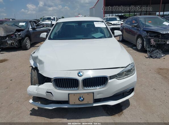 WBA8E5G55JNV02121 2018 BMW 3 SERIES White Вид щитка приладів