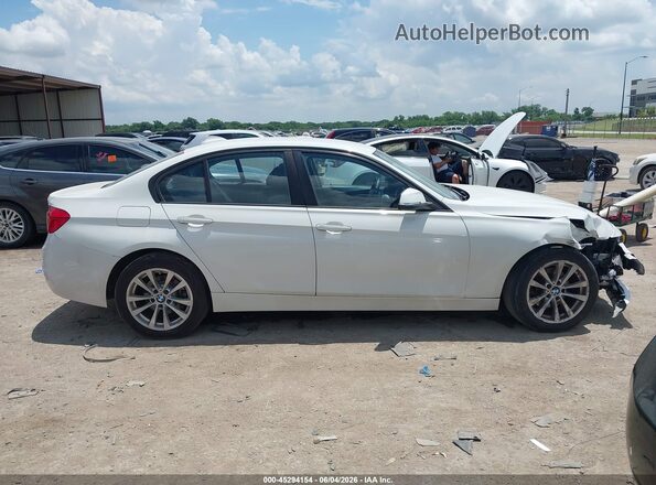 WBA8E5G55JNV02121 2018 BMW 3 SERIES White Вид задньої частини салону