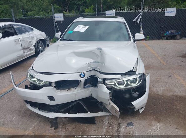 WBA8E5G5XJNV03281 2018 BMW 3 SERIES Белый Вид задней части салона