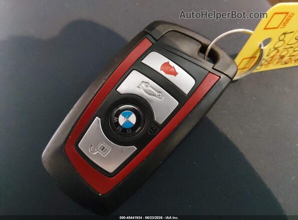 WBA8E9G53GNT44085 2016 BMW 3 SERIES White Առջևի վահանակի տեսք